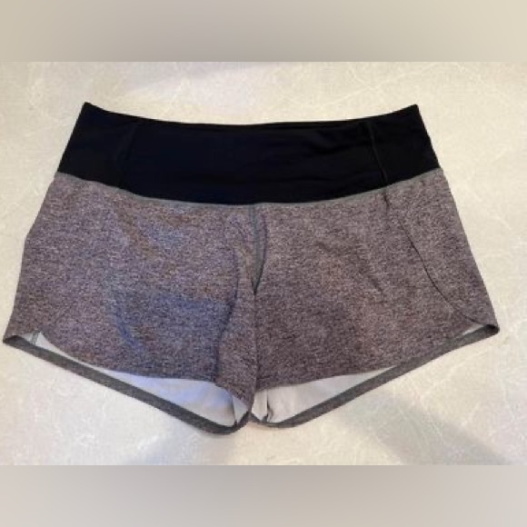 Lululemon Run times shorts, size 6 - Picture 9 of 9